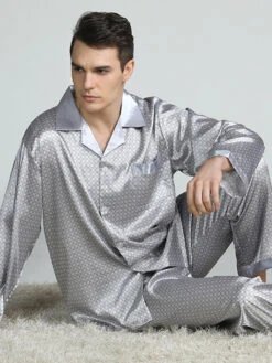 Men's Print Sleepwear Silk Satin Pajamas Set(Mens Print Sleepwear Silk Satin Pajamas Set)