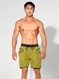 Men's Lightweight Moisture-Wicking Checkered Board Shorts(Mens Lightweight Moisture Wicking Checkered Board Shorts)
